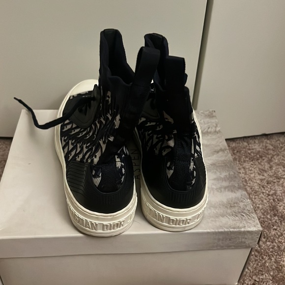 Authentic Christian Dior sneakers barely worn women’s size 39 minor scuffs - Picture 3 of 4